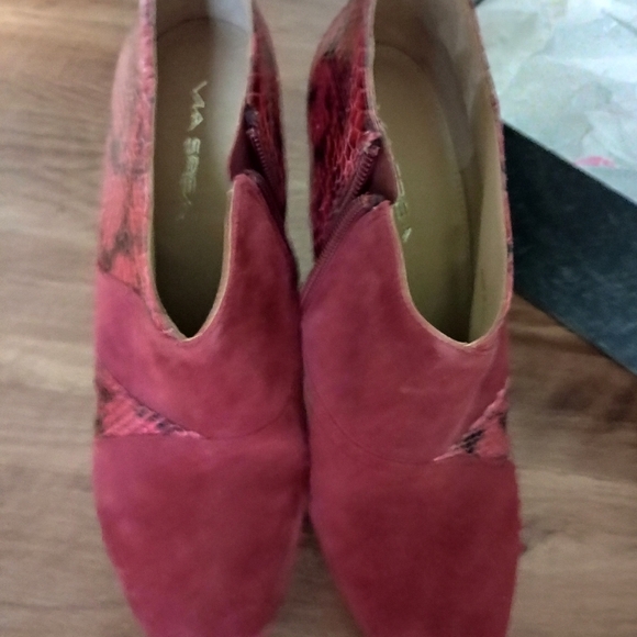 Like New In Box Red Leather Stiletto Booties - Picture 10 of 10